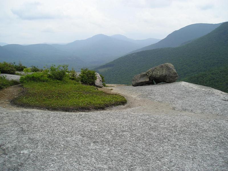 Sugarloaf (17).jpg - Another view of the ledge and valley.